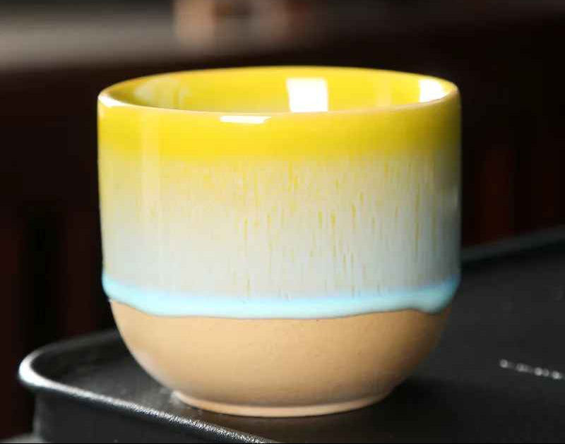 Tasses à café jaune