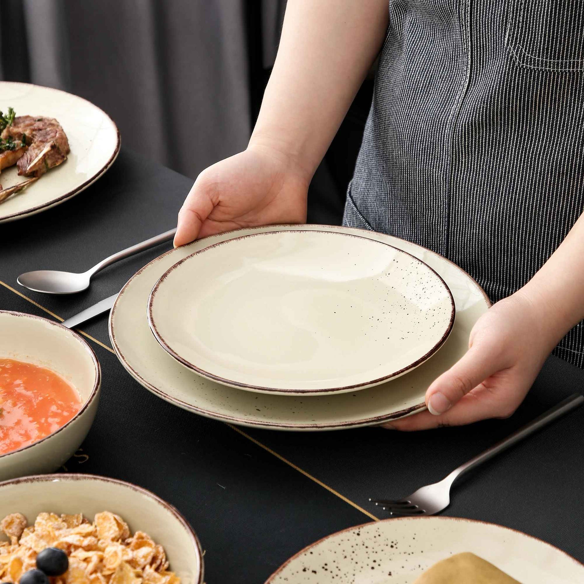 assiette beige