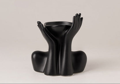 vase femme buste main